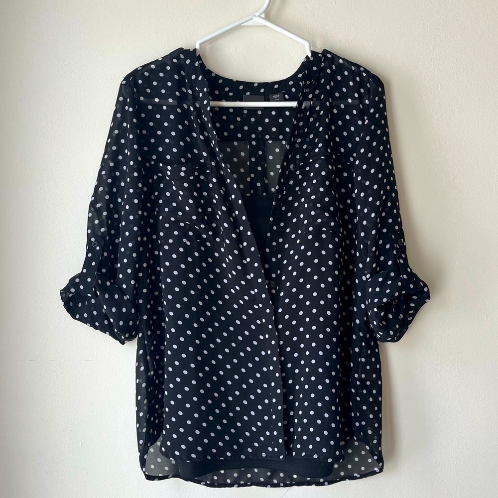 NWT Covington medium black and white polka dot rolled sleeve blouse